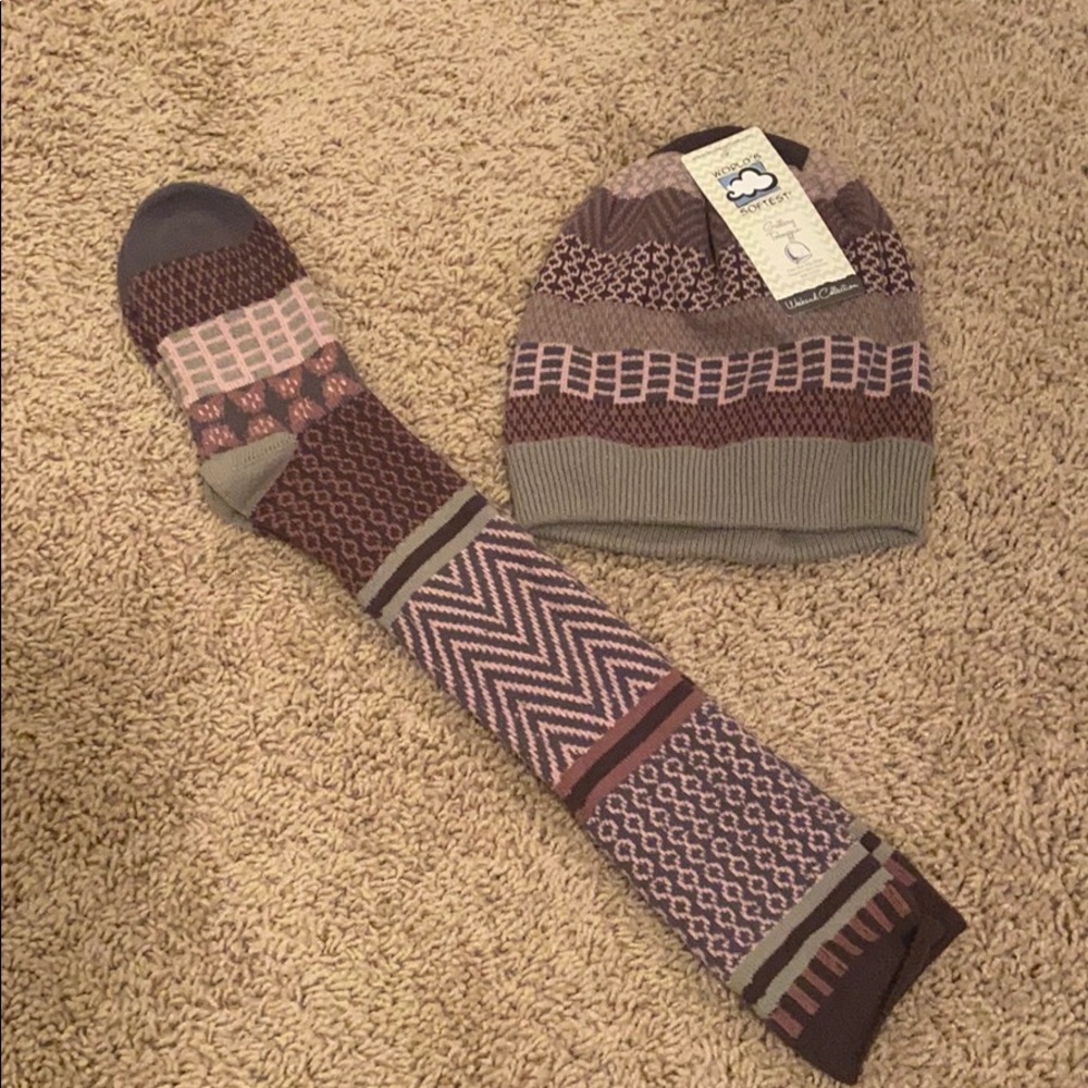 World’s Softest Gallery Toboggan and Socks